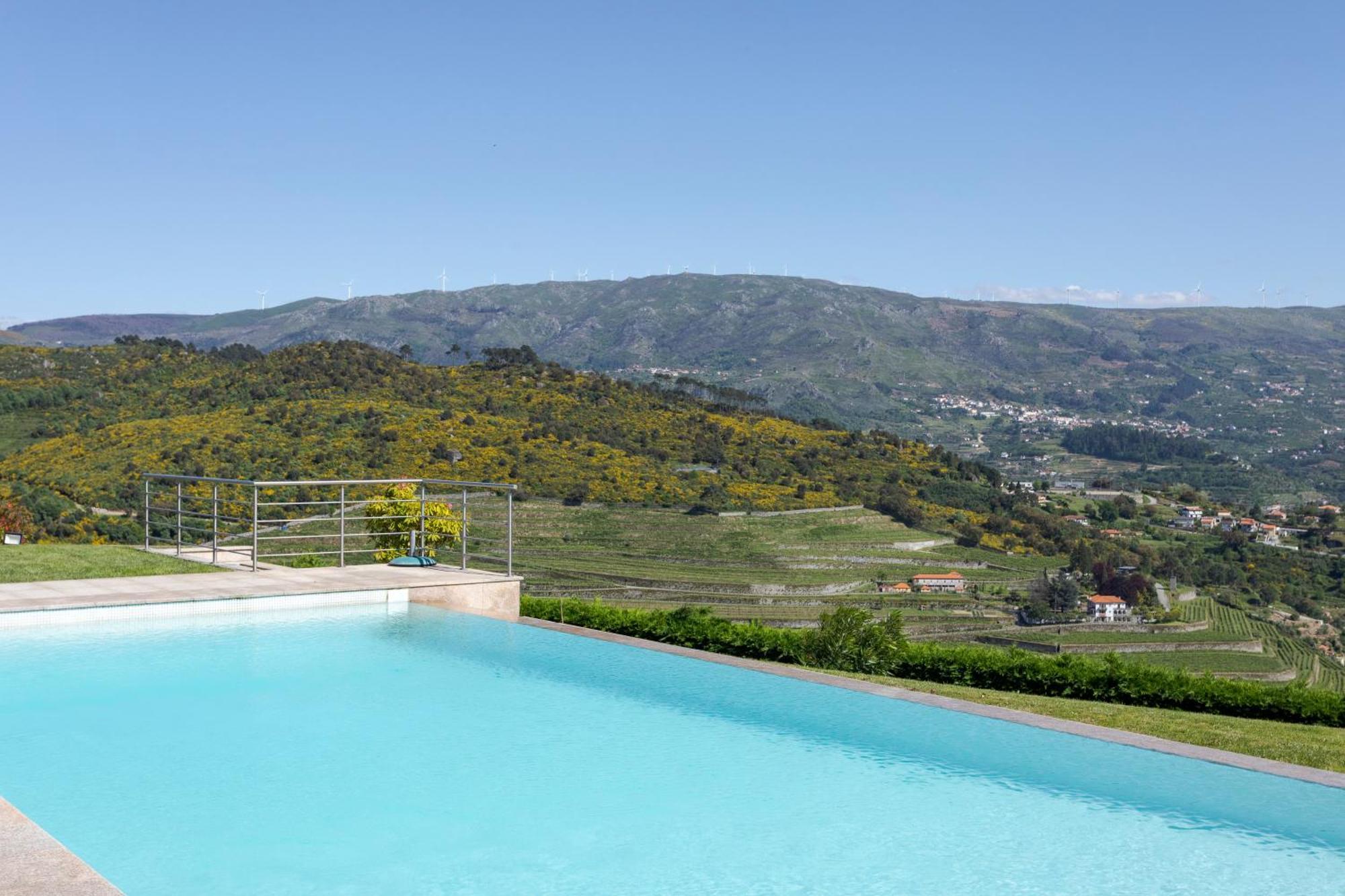 Spacious Villa Pool & Douro View By Host Wise Santa Marinha do Zezere Exterior photo